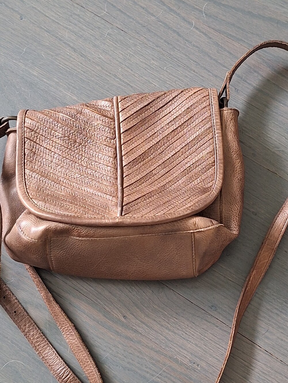 Amsterdam Heritage  Leather Crossbody Bag, Boho Textured Brown Zipper Pockets